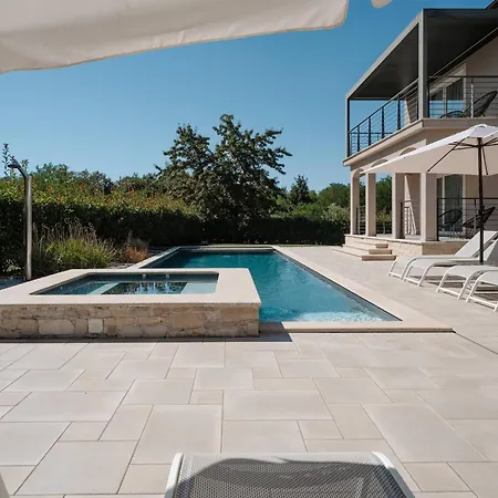 D Villa *