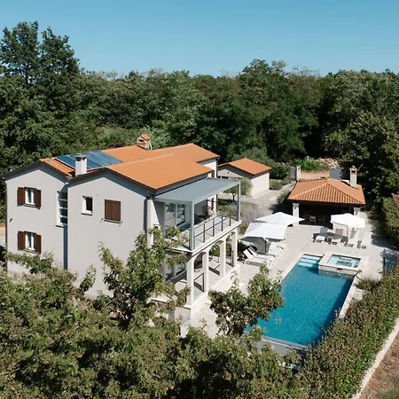 D Villa *